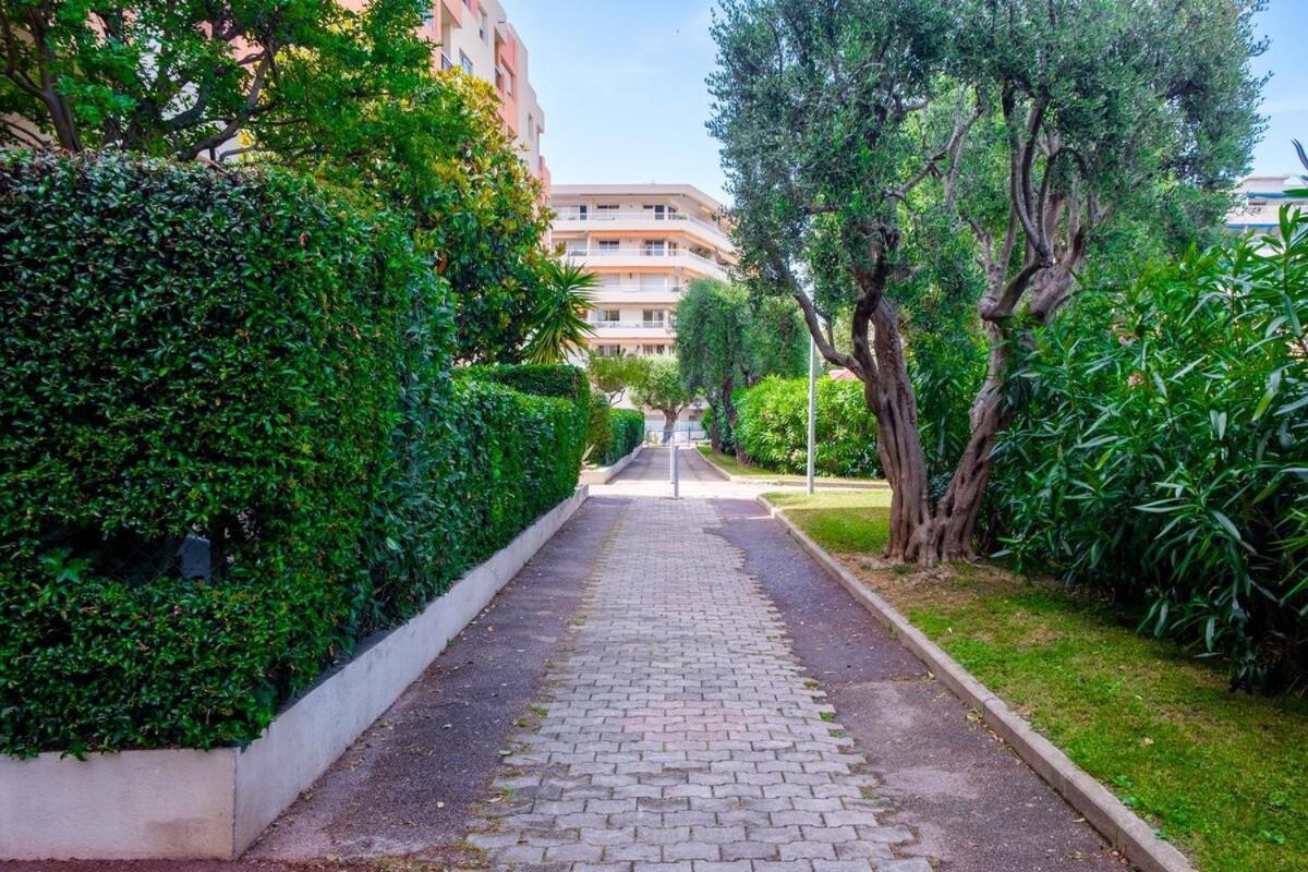 Le Riviera - Plage - Terrasse - Parking - Arrivée Autonome Cagnes-sur-Mer Exterior foto